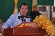 សម្តេចតេជោ ហ៊ុន សែន អញ្ជើញពិសារអាហារសាមគ្គីជាមួយកម្មករ កម្មការិនី នៅរោងចក្រ យី ដា ជិត ៤ពាន់នាក់ ក្នុងឱកាស«ទិវាពលកម្មអន្តរជាតិ១ឧសភា»