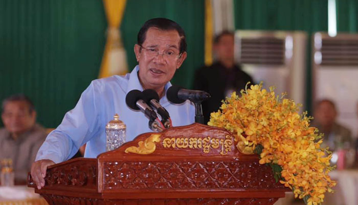 សម្តេចតេជោ ហ៊ុន សែន អញ្ជើញពិសារអាហារសាមគ្គីជាមួយកម្មករ កម្មការិនី នៅរោងចក្រ យី ដា ជិត ៤ពាន់នាក់ ក្នុងឱកាស«ទិវាពលកម្មអន្តរជាតិ១ឧសភា»
