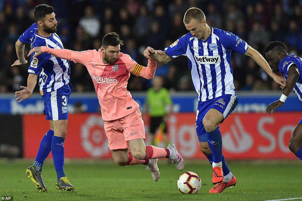 Barcelona ត្រូវការឈ្នះ១ប្រកួតទៀត ដើម្បីលើកពាន La Liga បន្ទាប់ពីបំបាក់ Alaves