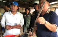 អត់ដឹងសោះ! រកឃើសិប្បកម្មផលិតដាវ កាំបិតគ្រប់ប្រភេទ សង្ស័យអត់ច្បាប់ នៅខណ្ឌពោធិ៍សែនជ័យ នាំចេញលក់ដល់ក្រៅប្រទេសទៀត!!