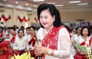 សម្តេចកិត្តិព្រឹទ្ធបណ្ឌិត ប៊ុន រ៉ានី ហ៊ុនសែន ប្រធានកាកបាទក្រហមកម្ពុជា និងថ្នាក់ដឹកនាំ-មន្ត្រី បុគ្គលិកកាកបាទក្រហមកម្ពុជា រាប់បាត្រ ប្រគេនព្រះសង្ឃ​ ៨៤អង្គ ក្នុងឱកាសបុណ្យចម្រើនព្រះជន្មវស្សា គម្រប់​ ៨៣​ យាងចូល ៨៤ព្រះវស្សា សម្ដេចព្រះមហាក្សត្រី នរោត្ដម មុនិនាថ សីហនុ ព្រះវររាជមាតាជាតិខ្មែរ