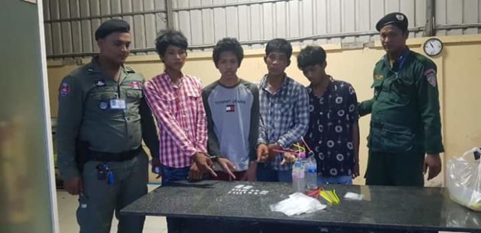 បង្ក្រាបមុខសញ្ញាជួញដូរគ្រឿងញៀនឃាត់ខ្លួនជនសង្ស័យ៤នាក់និងថ្នាំញៀនមួយចំនួន!