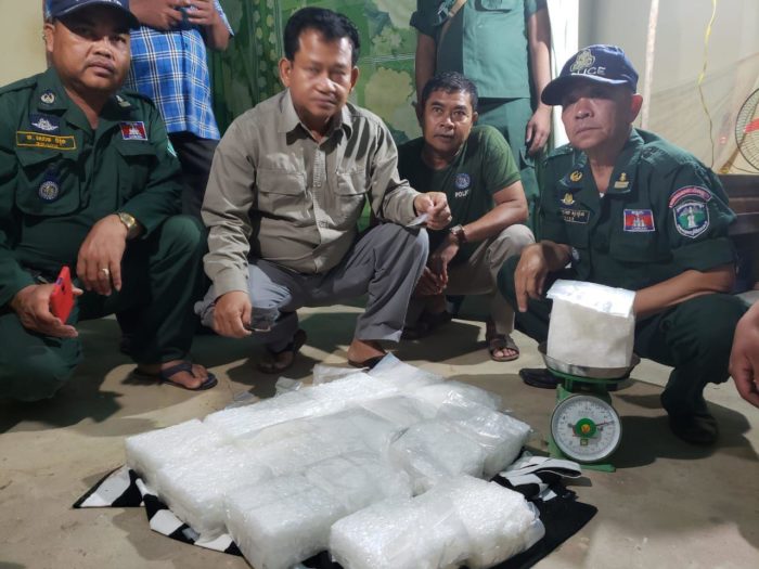 បង្ក្រាបគ្រឿងញៀនបាន១៧គីឡូក្រាម នៅព្រំដែនបាវិត ខេត្តស្វាយរៀង ខណះមេក្លោងរត់បាត់!