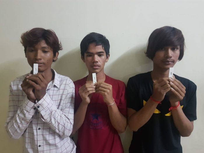 សមត្ថកិច្ចខណ្ឌសែនសុខឃាត់ខ្លួនជនសង្ស័យចំនួន០៣នាក់ពាក់ព័ន្ធ ករណីប្រើប្រាស់គ្រឿងញៀន!