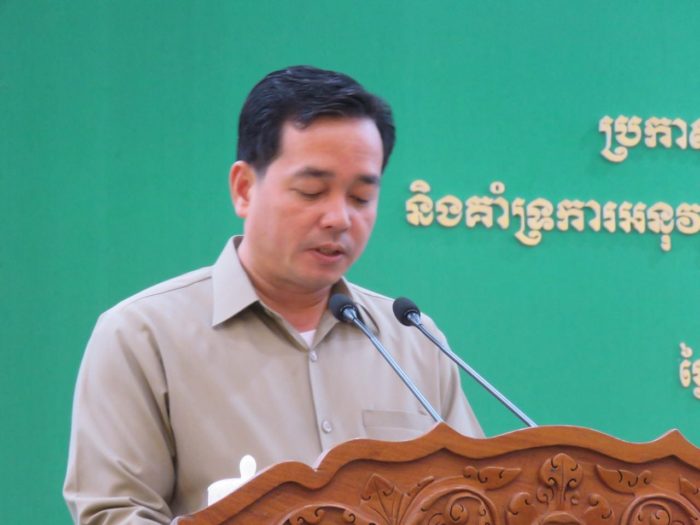 ពិធីប្រកាសក្រុមការងារថ្នាក់ជាតិចុះមូលដ្ឋាន ដើម្បីត្រួតពិនិត្យ និងគាំទ្រការអនុវត្តកម្មវិធីនយោបាយ និងយុទ្ធសាស្រ្តចតុកោណដំណាក់កាលទី៤នៅសាលាខេត្តកំពង់ចាម