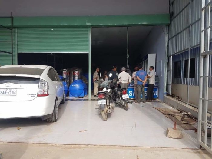 ខ្លាំងមែនលោកបងចោរ!ចូលហែកពិដានផ្ទះលក់ទូរស័ព្ទចូលលួចអស់ជាង៥០គ្រឿង!