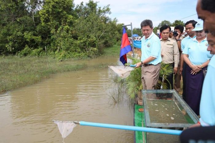 ឯកឧត្តម គួច ចំរើន ជម្រុញ ឲ្យស្ថាប័នពាក់ព័ន្ធ រួមគ្នាយកចិត្តទុក ដាក់ក្នុងការចុះបង្ក្រាបទប់ស្កាត់ការប្រើប្រាស់ឧបករណ៍នេសាទខុសច្បាប់ និងការទន្ទ្រានដីព្រៃកោងកាង ព្រៃលិចទឹក,ការចាក់ដីលប់បឹង និងលុបដែននេសាទយកធ្វើជាកម្មសិទ្ធិ