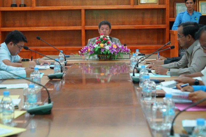 ឯកឧត្តម គួច ចំរើន បើកកិច្ចប្រជុំបន្ទាន់ ពិភាក្សាដាក់ផែនការរៀបចំសណ្តាប់ធ្នាប់ ធ្វើអនាម័យបរិស្ថាន ជាពិសេសសំរាមនៅក្នុងក្រុងឲ្យបានស្អាត!