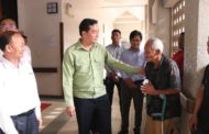 ឯកឧត្តម អ៊ុន ចាន់ដា​ អភិបាល​ខេត្តកំពង់ចាម​ ផ្តាំផ្ញេីរ​ដល់​មន្ត្រី​សុខាភិបាល​ ត្រូវ​យក​ចិត្ត​ទុកដាក់​ផ្តល់​សេវា​ព្យាបាល​ ជូនប្រជាពលរដ្ឋ​!