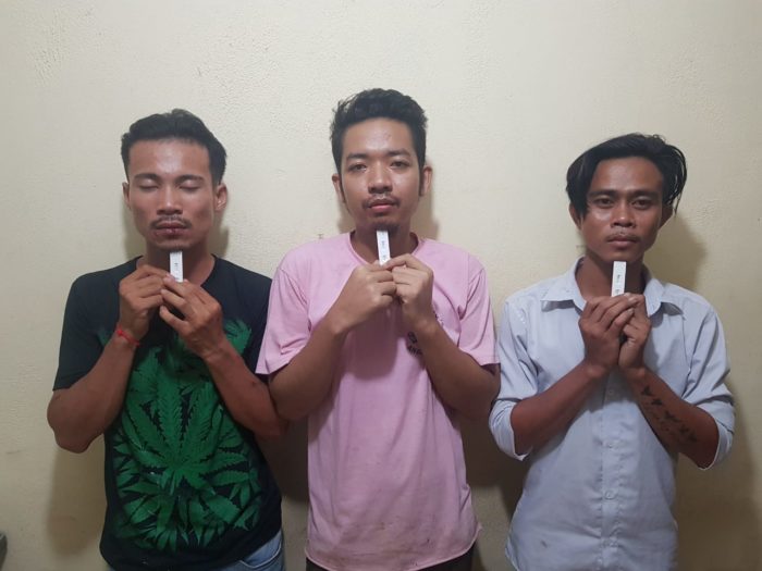 សមត្ថកិច្ចខណ្ឌសែនសុខឃាត់ខ្លួនជនសង្ស័យចំនួន៣នាក់ពាក់ពន្ធ័ករណីប្រើប្រាស់គ្រឿងញៀន!!