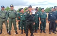 អគ្គស្នងការរងនគរបាលជាតិ ចុះពិនិត្យសកម្មភាពសមយុទ្ធហ្វឹកហ្វឺន របស់នាយ និងពលនគរបាល វរសេនាតូចអន្តរាគមន៍ពិសេស នៅទីបញ្ជាការនគរបាលជាតិយោធភូមិភាគទី៤ នៃទិសទី១ !