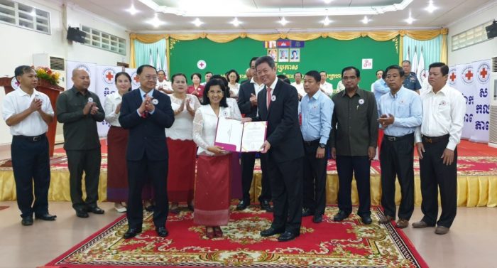 ឯកឧត្តម គួច ចំរើន៖ ក្នុងនាមប្រធានគណៈកម្មាធិការសាខាកាកបាទក្រហមកម្ពុជាខេត្តព្រះសីហនុ បានប្តេជ្ញាចិត្តថានឹងបំពេញបេសកកម្មមនុស្សធម៌នេះអោយបានល្អប្រសើរនិងចំទិសដៅ!