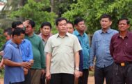 ពលរដ្ឋ​ក្នុង​ស្រុក​ស្ទឹងត្រង់​ អបអរសាទរចំពោះ អាជ្ញាធរដែលបាន​ផ្តល់​ផ្លូវ​បេតុង​ និង​ ផ្លូវ​ក្រាល​កៅស៊ូ​ ១​ខ្សែ​ ថ្មី​ទៀត​!