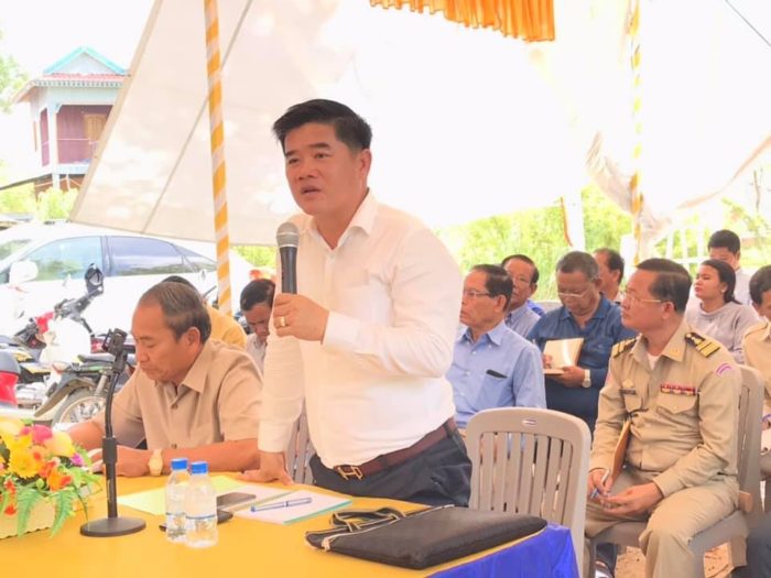 លោក អភិបាលខណ្ឌកំបូល បានធ្វើឲ្យមេសង្វៀនជល់មាន់ រងនូវភាពអាម៉ាស់ ព្រោះតែ.....!