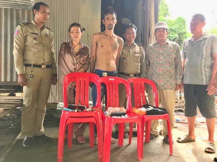 សមត្ថកិច្ចឃាត់ខ្លួនមុខស​ញ្ញាជួញដូរគ្រឿងញៀ​ន២នាក់រួមនិងថ្នាំញៀន២០កញ្ចប់តូច!