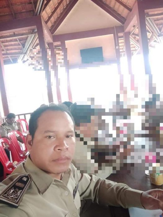 ចុម!លោក សន សឹម ជំទប់ឃុំទី១ឃុំត្រពាំងជោ បង្កហិង្សាលើនារីម្នាក់ដែលបំរើការងារនៅក្នុងខារាអូខេមួយកន្លែងមានយីហោ( អូរពន្លៅហេងហេង )