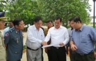 ឯកឧត្ដម អ៊ុន ចាន់ដា អភិបាលខេត្តកំពង់ចាម បានដឹកនាំមន្ត្រីជំនាញ និងមន្ទីរពាក់ព័ន្ធចុះពិនិត្យគម្រោងកែលំអរសួនច្បារ ចាប់ពីចំណុចគល់ស្ពានគីហ្សូណា ឆ្ពោះទៅដល់ចំណុចអតីតកំពង់សាឡាងចាស់!