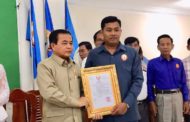 លោក ហែម សារិទ្ធ ត្រូវបានតែងតាំងប្រធានគណបក្សប្រជាជនកម្ពុជា ស្រុកស្វាយជ្រំ ខេត្តស្វាយរៀង ជំនួសលោក សុទ្ធ គឹមច័ន្ទ!