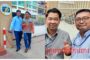 ជិះម៉ូតូបំពានភ្លេីងស្តុបជ្រុលទៅបុករថយន្ដបណ្ដាលឲ្យរងរបួសធ្ងន់!