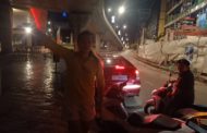 ងងុយដេកពេកសម្រេចចិត្ដដេកក្នុងរថយន្តត្រូវចោរលួចលុយអស់!
