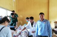 លោក រាជ បុន អភិបាលរងស្រុកស្រុកចន្ទ្រា ដឹកនាំក្រុមគ្រូពេទ្យខាងប្រទេសវៀតណាម ចុះមកពិនិត្យជម្ងឺ ចែកថ្នាំពេទ្យ និងអំណោយដល់ប្រជាពលរដ្ឋក្នុងឃុំសំរោង ចំនួន៣០០ គ្រួសារ!