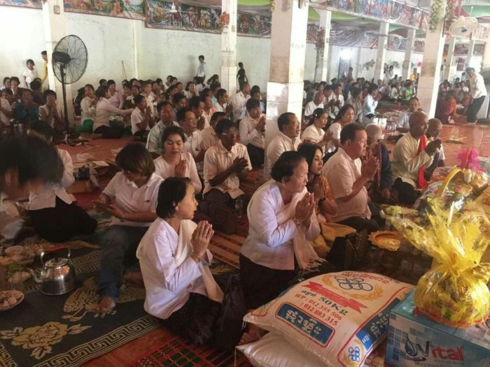 លោកឧកញ៉ា សុខ​ សុខា និងលោក​ជំទាវ រួមជាមួយពុទ្ធបរិស័ទជិតឆ្ងាយ ប្រារព្ធពីធីកាន់បិណ្ឌទី៥ នៅវត្តភ្នំព្រះវិហារ!