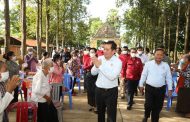 គ្រួសារជួបការលំបាកចំនួន ៥៣គ្រួសារ ក្នុងស្រុកកងមាស ទទួលបានអំណោយកាលបាទក្រហមកម្ពុជា ខេត្តកំពង់ចាម