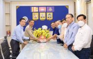 ក្រុមពាណិជ្ជករថៃអញ្ជើញជួបសំណេះសំណាលសួរសុខទុក្ខ លោកឧត្តមសេនីយ៍ទោ សិទ្ធិ ឡោះ ស្នងការ នគរបាលខេត្ត ក្នុងឱកាស វេនកាន់បិណ្ឌ និងភ្ជំបិណ្ឌខាងមុខ!