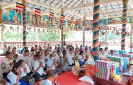 លោកស្រី ពៅ​ បណ្តាំ មេឃុំតាសួសបានអញ្ជើញចូលរួមនាំយកថវិកា​លោកជុំទាវកិតិសង្គហបណ្ឌិត ម៉ែន សំអន មកប្រគេនព្រះសង្ឃចំនួន៣វត្តនៅឃុំតាសួស!