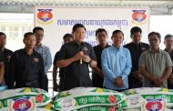 ក្មេងកំព្រាមណ្ឌលសង្គ្រោះជនអស់សង្ឃឹមទី២មង្គលបូរី ១២៩នាក់ដែលស្នាក់នៅទីទួលសុវត្ថិភាពទទួលអំណោយពីសមាគមចលនាយុវជនកម្ពុជាក្រុម១៥៧