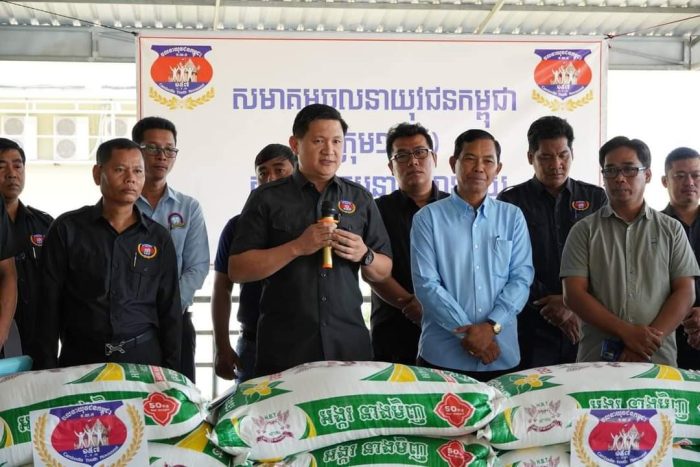 ក្មេងកំព្រាមណ្ឌលសង្គ្រោះជនអស់សង្ឃឹមទី២មង្គលបូរី ១២៩នាក់ដែលស្នាក់នៅទីទួលសុវត្ថិភាពទទួលអំណោយពីសមាគមចលនាយុវជនកម្ពុជាក្រុម១៥៧
