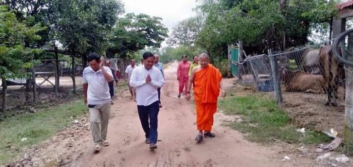 ពលរដ្ឋនៅភូមិទួលច្រេស ឃុំកំពង់អំពិល និងទទួលបានផ្លូវក្រាលថ្មបំបែកមួយខ្សែក្នុងពេលខាងមុខឆាប់ៗនេះ