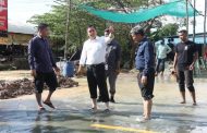 ផ្លូវជាតិ លេខ៧ត្រូវផ្អាកចរាចរណ៍មួយរយៈសិន ដេីម្បីក្រុមការងារដាក់លូរំដោះទឹកចេញពីផ្លូវជាតិ