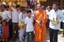 លោក សុខ ចំរើន តំណាងអោយលោក ម៉ៃ ទិត្យ នាយកផ្នែកលក់ភូមិមួយភ្នាក់ងាររបស់ក្រុម ហ៊ុនឆ្នោតមហាសំណាងបាននាំយកទឹកបរិសុទ្ធ ទឹកក្រូច និងថវិការជួយឧបត្ថម្ភដល់ទូក(ង)ស្រុកនិងអនុសាខាកាកបាទក្រហមកម្ពុជាស្រុករមាសហែក!
