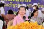 លោកស្រី ហ៊ឹម ម៉ាលី ក្រុមការងារថ្នាក់កណ្តាលចុះជួយស្រុករំដួល ខេត្តស្វាយរៀង បន្ដជួបសំណេះសំណាល និងចែកអំណោយដល់ប្រជាពលរដ្ឋជាង១០០ នាក់