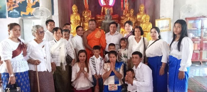 ពិធីបុណ្យកឋិនទានសាមគ្គី នៅវត្ត បុព្វារាមរស្មី(បាត់ថង់ )នៅឃុំគគីរសោម
