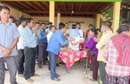 លោកហែម សុីណា អភិបាលស្រុករំដួលនាំយកអំណោយអង្ករ របស់សម្ដេចតេជោ ហ៊ុន សែន និងសម្ដេចកិត្តិព្រឹទ្ធបណ្ឌិតប៑ុន រ៉ានី ជូនប្រជាពលរដ្ឋ ឃុំជ្រុងពពេល និងឃុំ ថ្នាធ្នង់