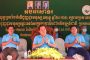 លោកស្រី ជុំ ម៉ៅលក្ខិណា អភិបាលរងស្រុកស្វាយជ្រំ បានដឹកនាំមន្ត្រីជំនាញសាលាស្រុក ចុះត្រួតពិនិត្យ ណែនាំ និងធ្វើកិច្ចសន្យា ដល់ក្រុមឈ្មួញរកសុីកាយអាចម៍ដីដឹកយកទៅលក់ នៅឃុំស្វាយយា!