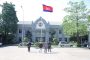 អធិការដ្ឋាននគរបាលស្រុកអូរជ្រៅថា៖ រយះកាលកន្លងមក មានអ្នកញៀនលេង ល្បែងស៊ីសង តែងតែលួចធ្វើសកម្មភាព លេងល្បែងស៊ីសងខុសច្បាប់នៅតាមព្រៃ រោងឬខ្ទមចាំដី និង ចល័តផ្លាស់ប្តូរទីតាំង