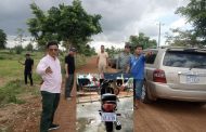 ចោរ២នាក់ជិះម៉ូតូមកស្ទាក់កាក់ផ្លូវអ្នកគ្រូបង្រៀនម្នាក់គំរាមប្លន់យកម៉ូតូ១គ្រឿងជិះចេញយកទៅបាត់ដោយសុវត្ថិភាព!