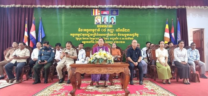 លោកជំទាវអភិបាលរងខេត្តបានថ្លែងថា  អក្ខរកម្មគឺជាគ្រឹះនៃចំណេះដឹង ការអប់រំ ជាមូលដ្ធាន ការសិក្សាពេញមួយជីវិត រួមចំណែកកាត់បន្ថយភាពក្រីក្ររបស់ប្រជាពលរដ្ធភារកិច្ចចម្បងចាំបាច់ជាច្រើនទៀត