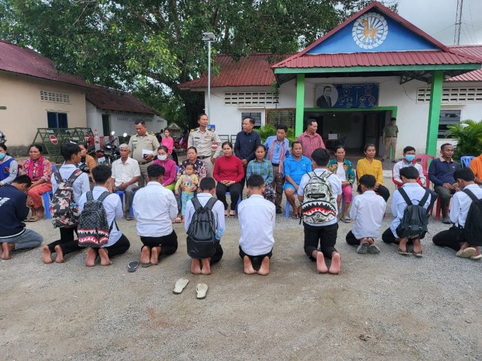 យុវសិស្សគេចសាលាត្រូវបានកម្លាំងជំនាញនៃអធិការដ្ឋាននគរបាលស្រុកកំពង់ត្របែក ហៅមកអប់រំណែនាំ