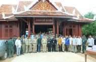 លោកឧត្តមសេនីយ៍ទោ ហួត សុធី បានដឹកនាំការិយាល័យកិច្ចការប៉ុស្ដិ  និងអធិការនគរបាលក្រុងចុះប្រជុំត្រួតពិនិត្យនិងជម្រុញគាំទ្រការអនុវត្តការងារនគរបាលនិងសហគមន៍នៅសាលាសង្កាត់កូនគ្រៀល ក្រុងសំរោង ខេត្តឧត្តរមានជ័យ