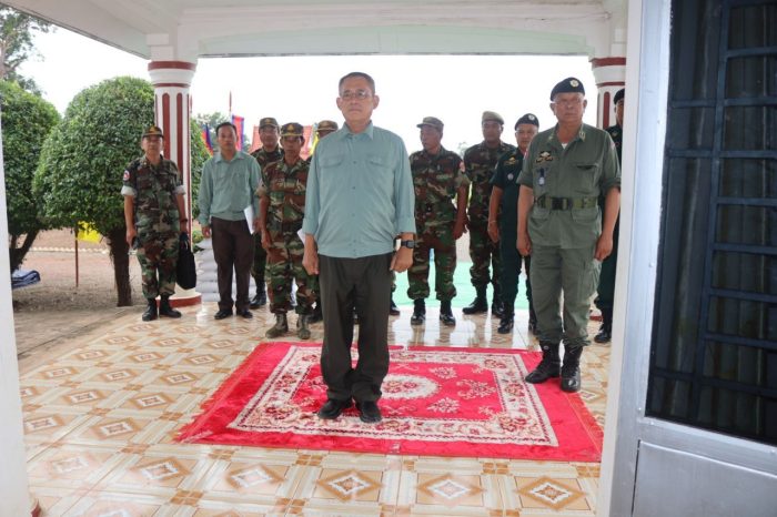 អង្គភាពកងពលតូចថ្មើរជើងលេខ៤២ ទទួលអំណោយដ៏ថ្លៃថ្លារបស់សម្តេចមហាបវរធិបតី ហ៊ុន ម៉ាណែត និងលោកជំទាវបណ្ឌិត ពេជចន្ទមុនី