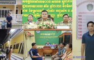 កម្លាំងអធិការដ្ឋាននគរបាលក្រុងស្វាយរៀង ឃាត់ខ្លួនក្មេងទំនើង ០១នាក់ ក្នុងចំណោមបក្សពួក ១២នាក់ ដែលបានដេញវាយគ្នាក្នុងមូលដ្ឋានក្រុងស្វាយរៀង
