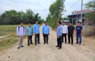 លោក ហែម ស៊ីណា អភិបាលស្រុករំដួលអញ្ជើញចុះពិនិត្យផ្លូវនានានៅឃុំកំពង់អំពិល ឃុំធ្មា និងឃុំម៉ឺនជ័យ ស្រុករំដួល