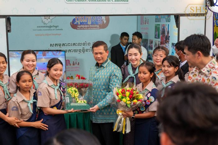 សម្តេចមហាបវរធិបតី ហ៊ុន ម៉ាណែត នាយករដ្ឋមន្ត្រី នៃព្រះរាជាណាចក្រកម្ពុជា បានអញ្ជើញជាអធិបតីភាពដ៏ខ្ពង់ខ្ពស់ បើកពិធីបុណ្យទន្លេលើកទី៨ ក្រោមប្រធានបទ “ ទន្លេដើម្បីសន្តិភាព និងការអភិវឌ្ឍ ”។ ព្រឹត្តិការណ៍​បុណ្យ​ទន្លេ​លើក​ទី​៨ រៀបចំឡើង​រយរយៈពេល៣ថ្ងៃ ពោលគឺ​ថ្ងៃទី​ ១៥ ដល់​ថ្ងៃទី ១៧ ខែមីនា ឆ្នាំ ​២០២៤ ដោយ​មាន​រៀបចំ​នូវ​ព្រឹត្តិការណ៍​កម្សាន្ត​ជាច្រើន