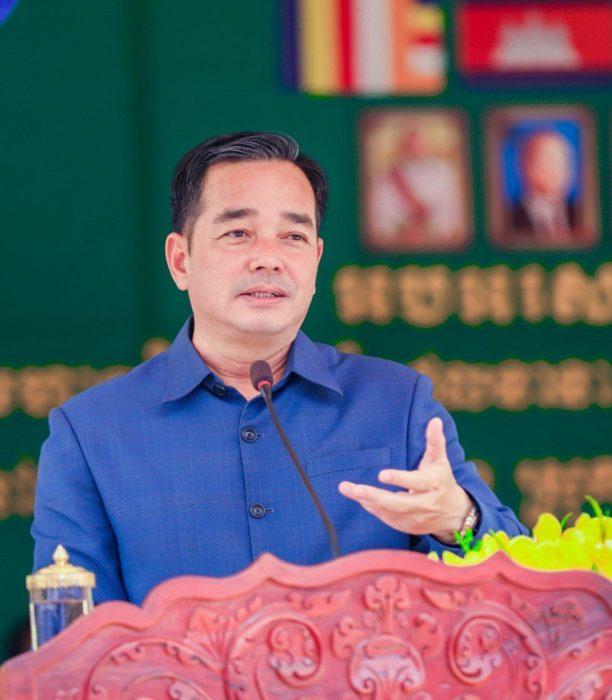 អភិបាលខេត្តកំពង់ចាម​ សម្ពោធឆ្លងមហាកុដិ និងសមិទ្ធផលនានា​ មាន​តម្លៃ​ជាង​៣៥ម៉ឺន​ដុល្លារ​ ក្នុង​វត្តឥន្ទទីលារាម (ថ្មគោល) ក្នុង​ស្រុកកំពង់សៀម​