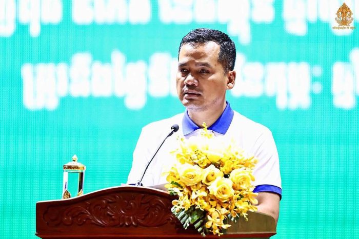 ឧបនាយករដ្ឋមន្ត្រី ស សុខា៖ ចាប់ពីខែមីនាតទៅ ម្ចាស់ទីតាំងមានជនបរទេសស្នាក់នៅ ឬធ្វើការ ត្រូវតែអនុវត្តកាតព្វកិច្ចរាយការណ៍ជូនសមត្ថកិច្ច (Video inside)