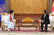 សម្តេចតេជោ ហ៊ុន សែន ប្រមុខរដ្ឋស្តីទី អនុញ្ញាតឱ្យ ឯកអគ្គរដ្ឋទូតសិង្ហបុរីប្រចាំនៅកម្ពុជា ចូលជួបសម្ដែងការគួរសម និងជម្រាបលា
